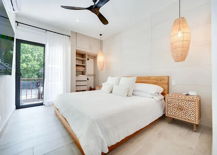 Beachfront2 Bed 2 Bathportreroflamigo-marina *