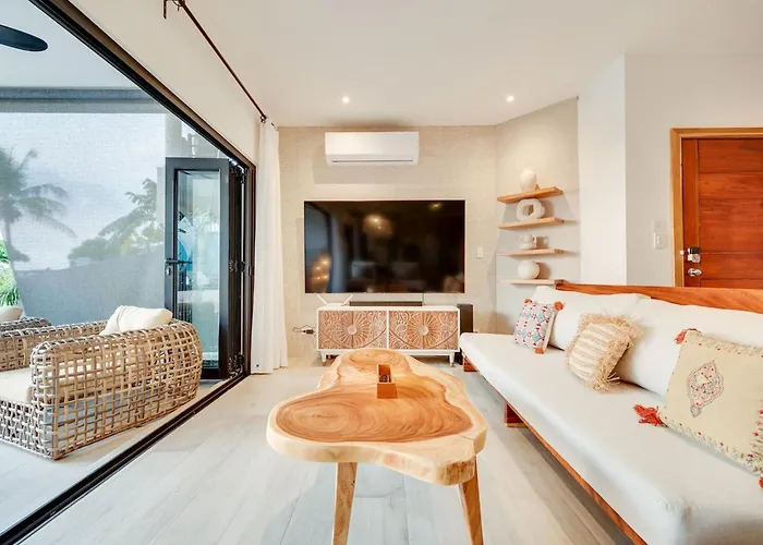 Beachfront2 Bed 2 Bathportreroflamigo-marina Holiday home *